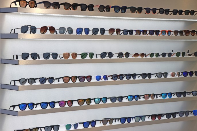 Плюсы и минусы покупки солнцезащитных очков оптом